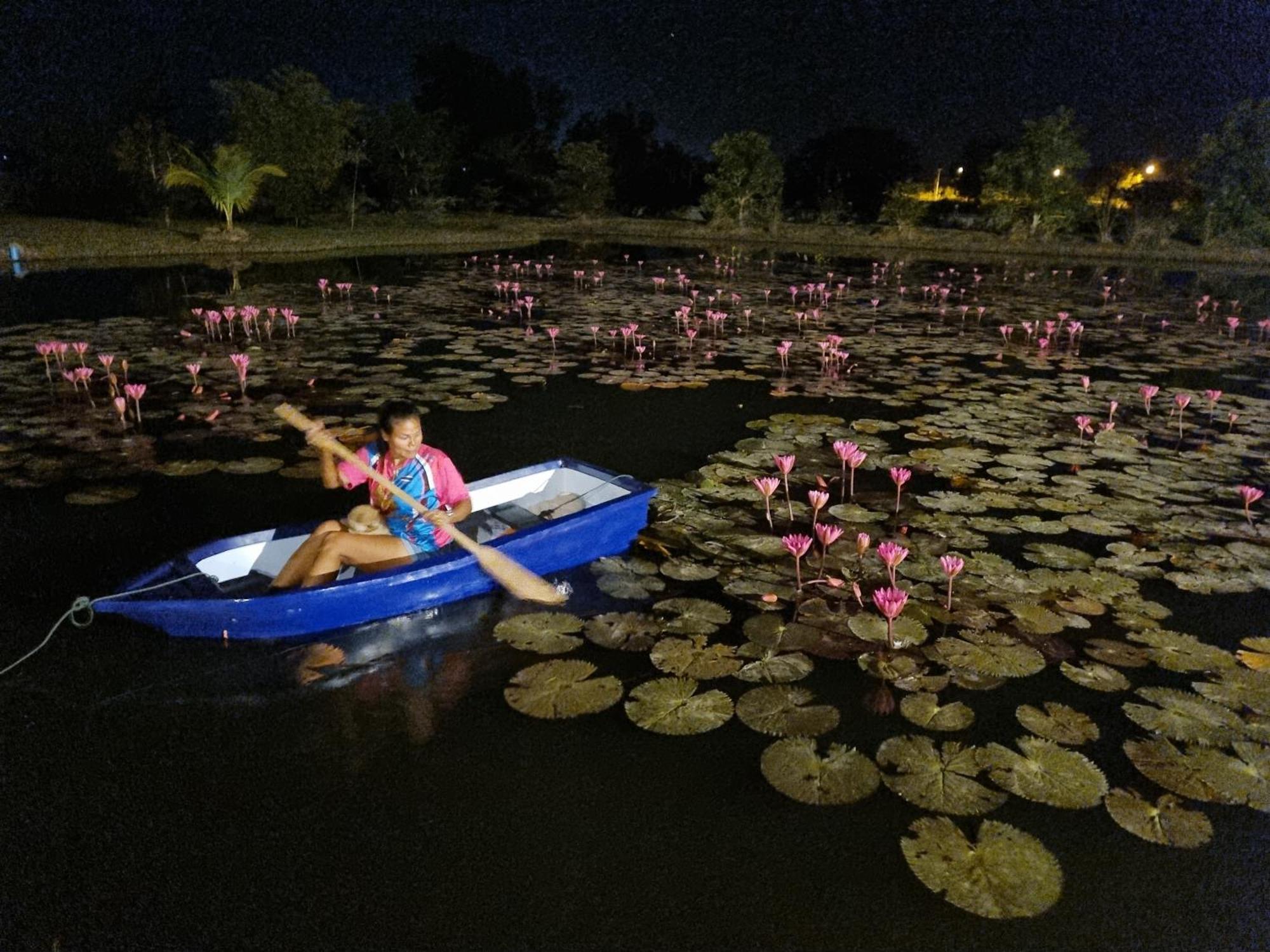 Bua Daeng Homestay Resort Kumphawapi Εξωτερικό φωτογραφία