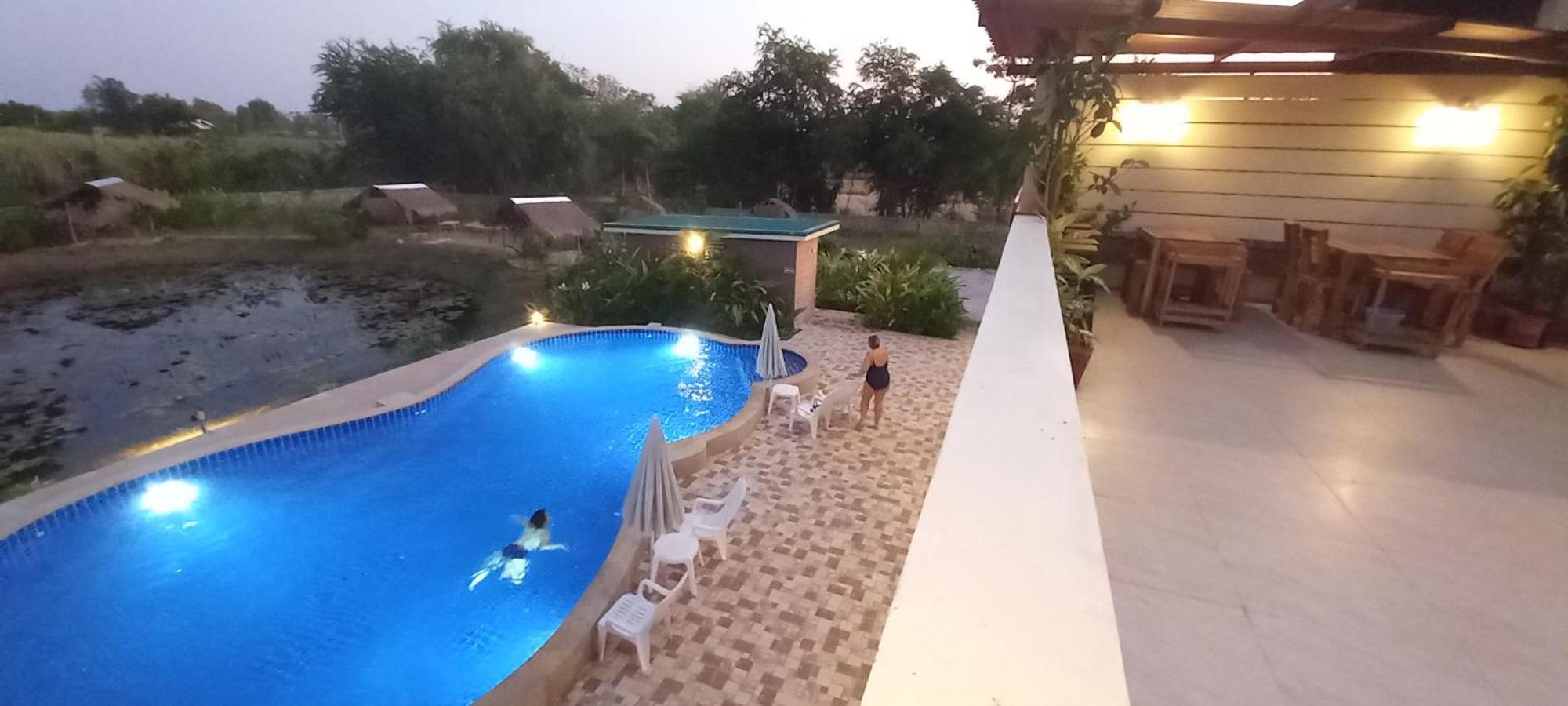Bua Daeng Homestay Resort Kumphawapi Εξωτερικό φωτογραφία