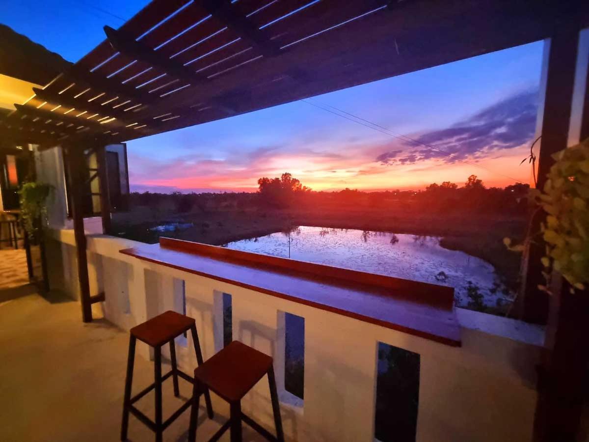 Bua Daeng Homestay Resort Kumphawapi Εξωτερικό φωτογραφία