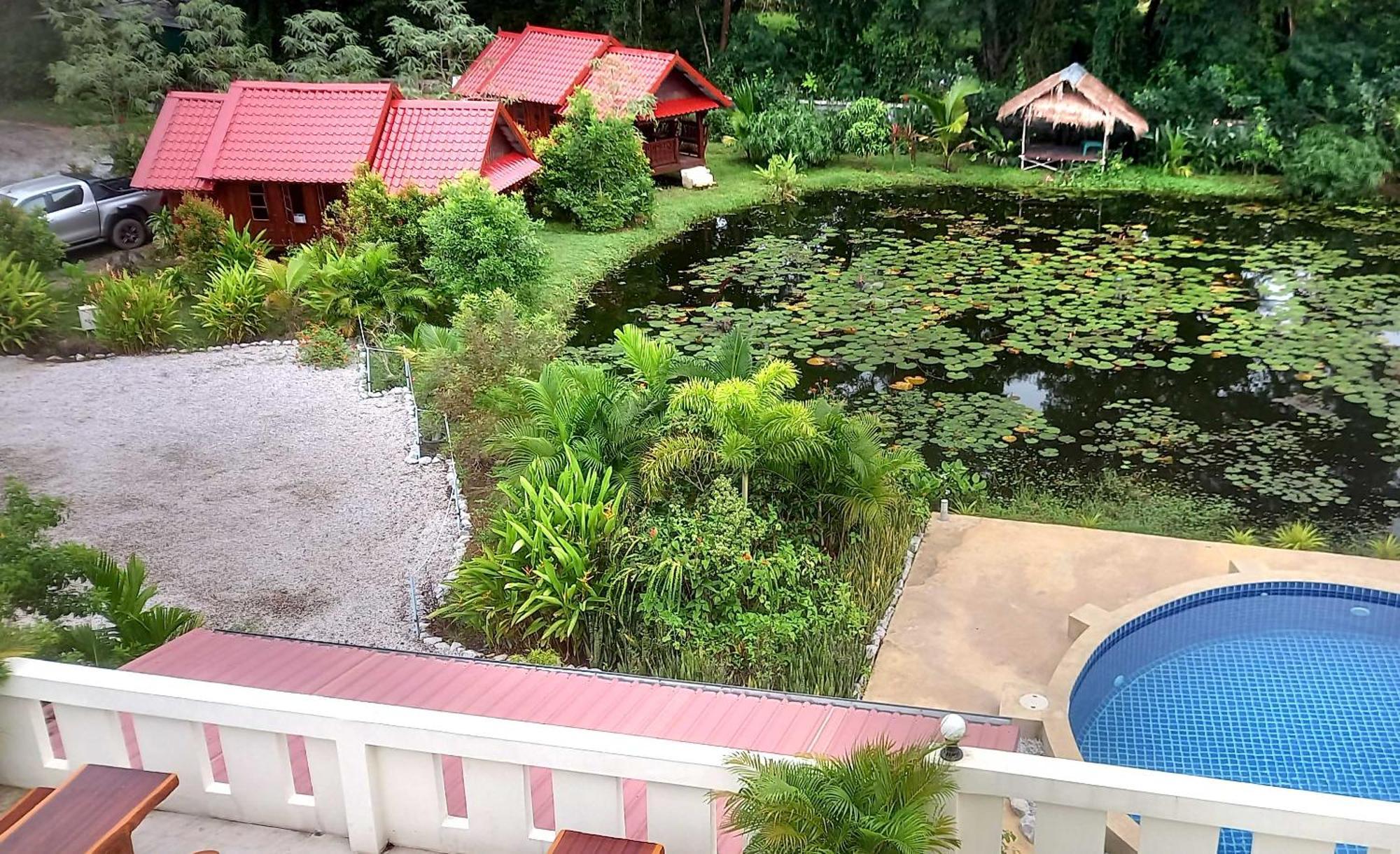 Bua Daeng Homestay Resort Kumphawapi Εξωτερικό φωτογραφία