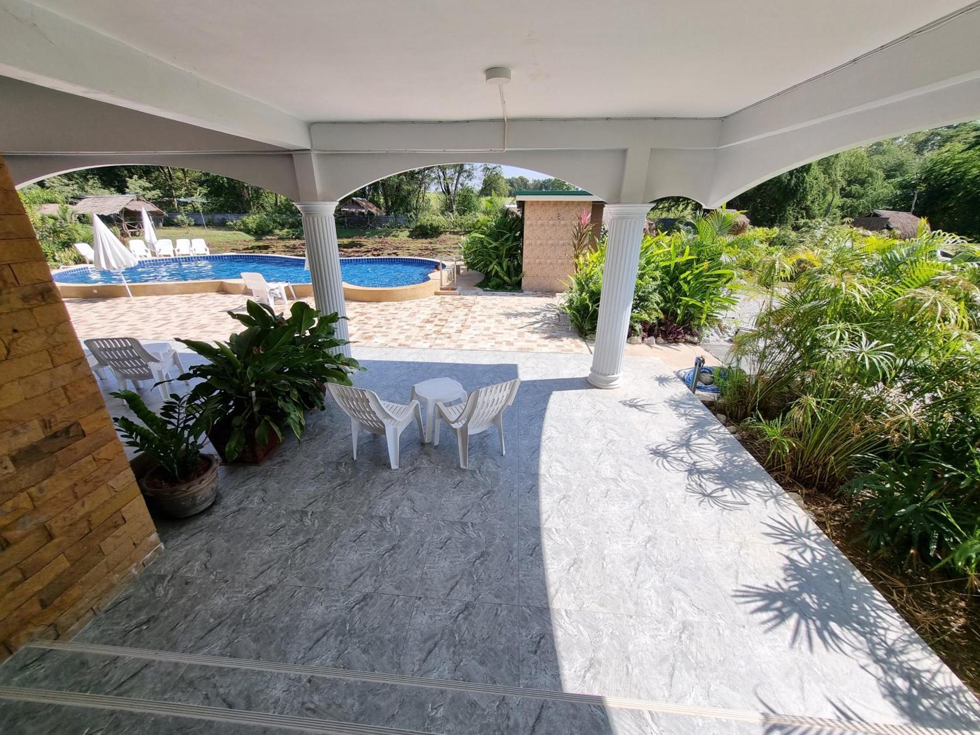Bua Daeng Homestay Resort Kumphawapi Εξωτερικό φωτογραφία