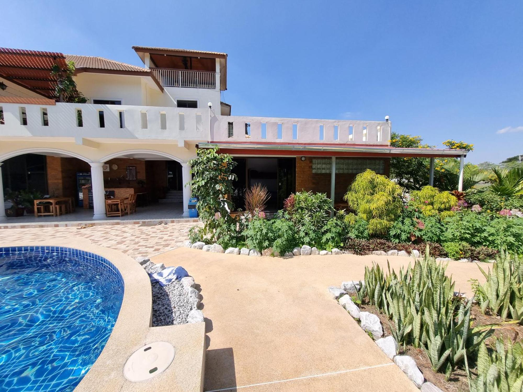 Bua Daeng Homestay Resort Kumphawapi Εξωτερικό φωτογραφία